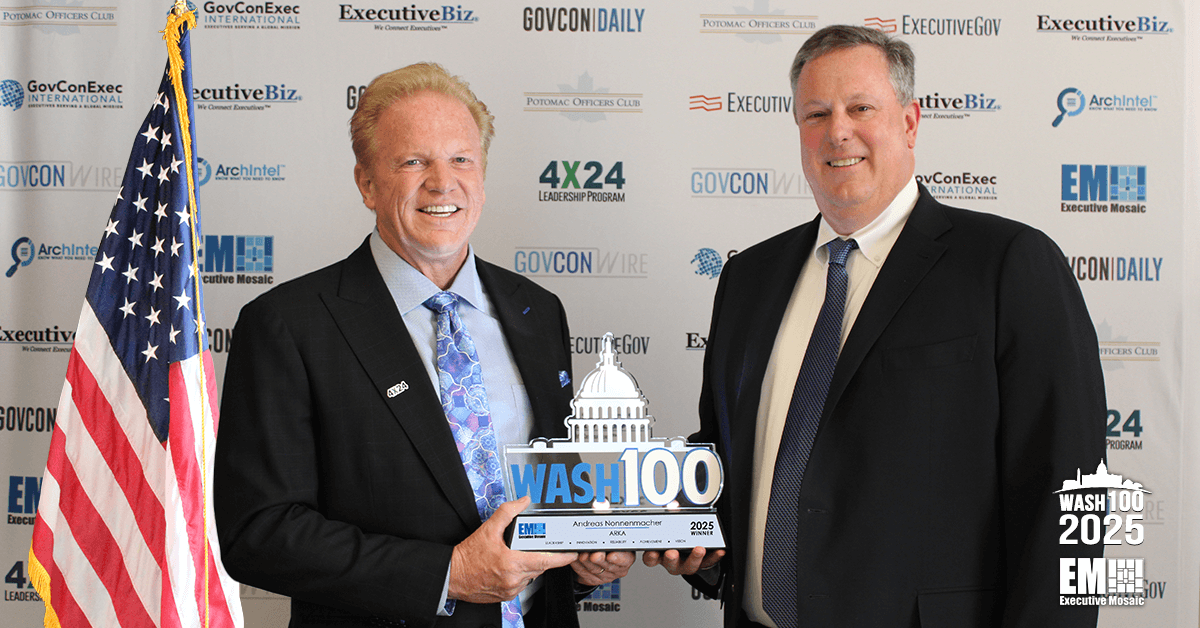 arka-ceo-andreas-nonnenmacher-accepts-2025-wash100-award-from-executive-mosaic